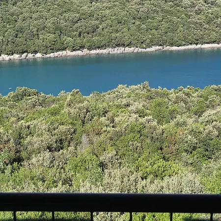 Baselak, Duga Uvala Apartmán *