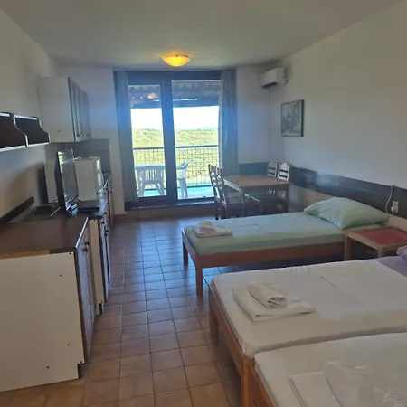 Baselak, Duga Uvala * Pavicini