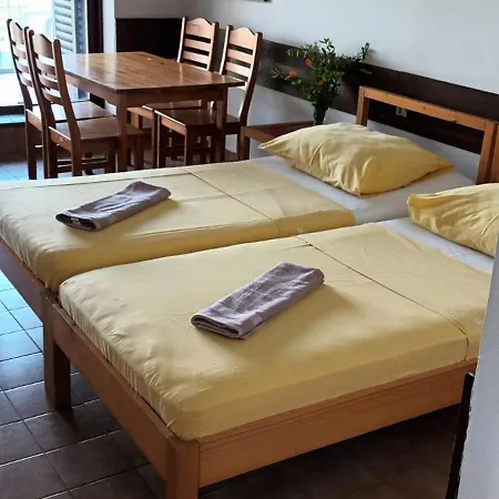 Baselak, Duga Uvala Apartmán Pavicini